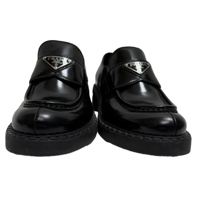 Prada loafers van geborsteld zwart leer