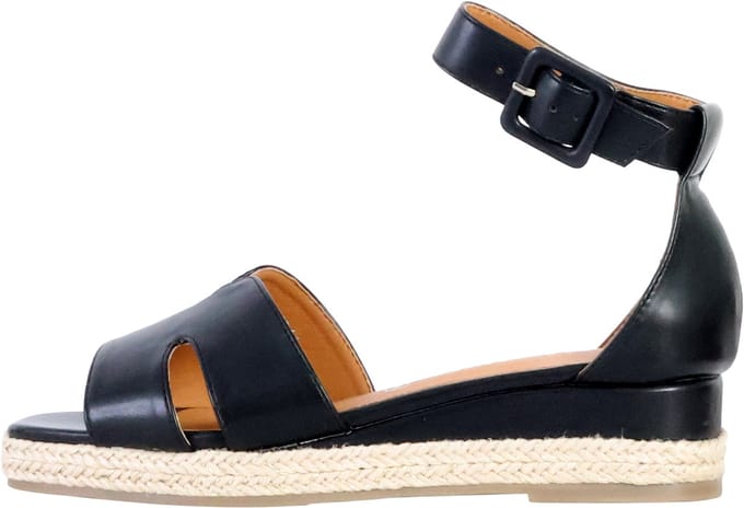 Sandalen met sleehak en riempje