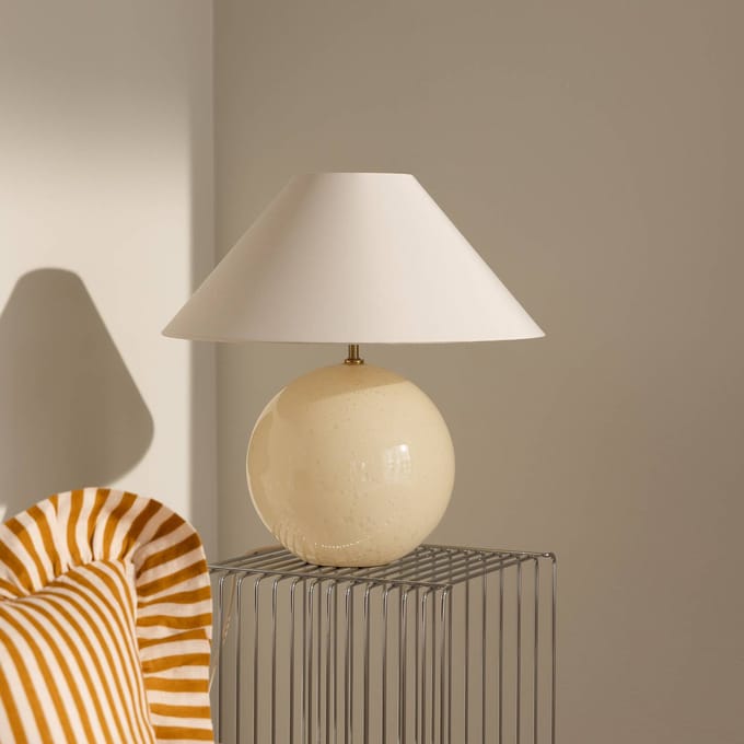 Globen Lighting tafellamp IRIS, crème, hoogte 45 cm