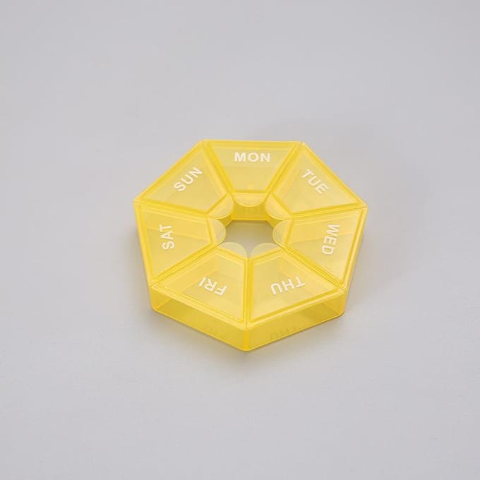 Mini pilulier portable hebdomadaire pour voyage jaune