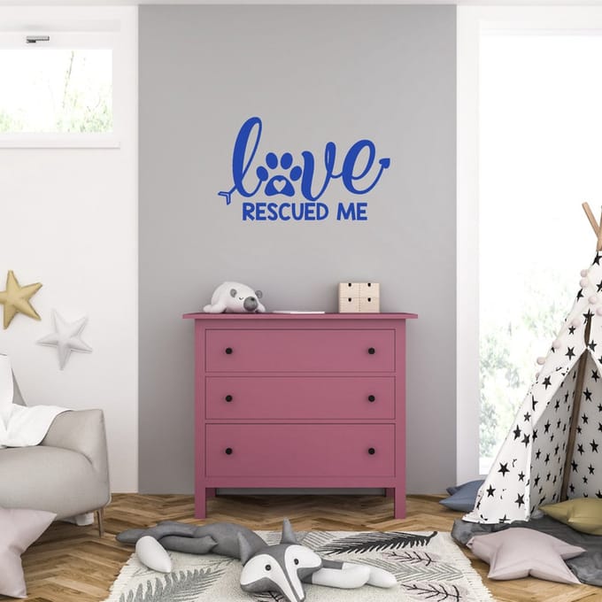 Muursticker - Love Rescued Me - 58 x 96 - Blauw