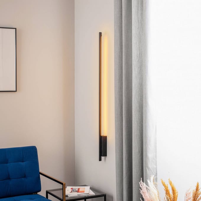 Quitani Talon LED wandlamp, matzwart geanodiseerd