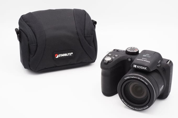 Kodak Pixpro AZ405 - Compactcamera - Zwart - + 32GB geheugenkaart - + Tas