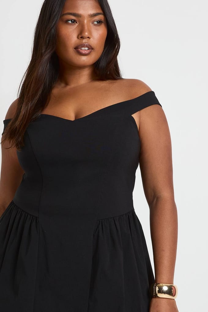 boohoo Dames Plus Bengaline Bardot Skaterjurk | Black | Maat: 24