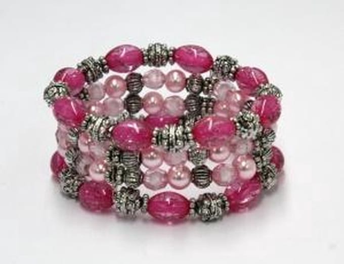 Behave - Armband dames - Roze parel look met retro stijl - Zomertrend