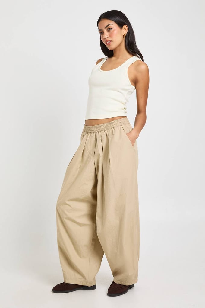 boohoo Dames Poplin Geplooide Barrel Leg Broek | Steen | Maat: 36