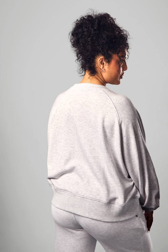 boohoo Dames Plus DSGN Studio Script Boxy Sweatshirt | Ash Grey | Maat: 18