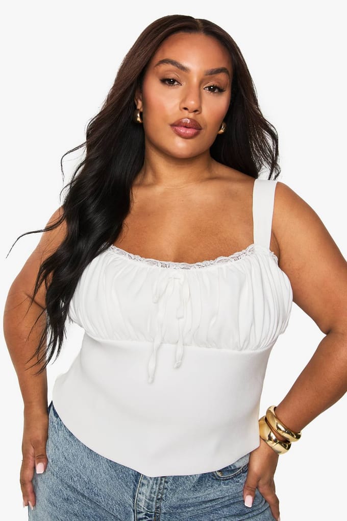 boohoo Dames plus geplooide melkmeidentop | White | Maat: 22