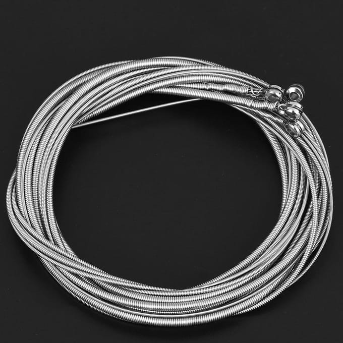 1mm 1.4mm 2mm 2.5mm 3mm Duurzame 5-snarige elektrische basgitaarsnaren Instrumentaccessoire white