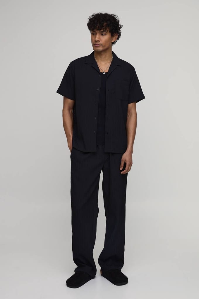 Regular Fit Onregelmatige Plooitextuur Korte Mouw Shirt En Ontspannen Broek Set | Black | Size Medium