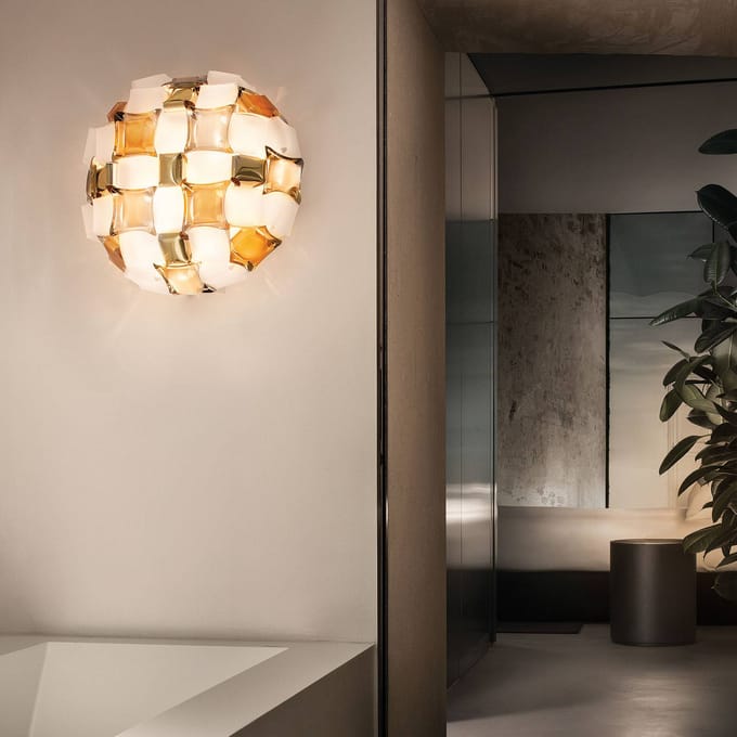 Slamp Mida wandlamp, 32x32 cm amber/wit