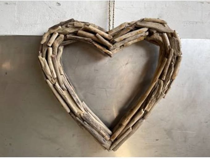 Heart driftwood open(