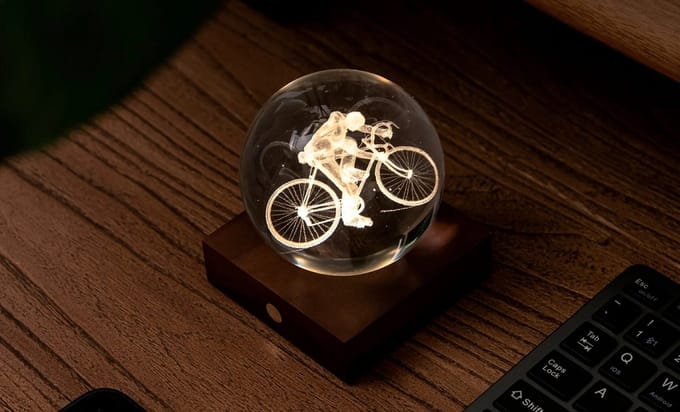 Gingko - Amber Crystal Ball Night Light - Cyclist - Fietser