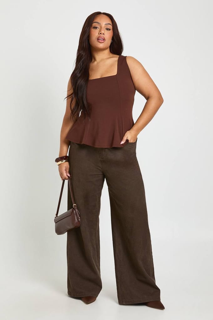 boohoo Dames Plus Vierkante Hals Peplum Top | Chocoladebruin | Maat: 44