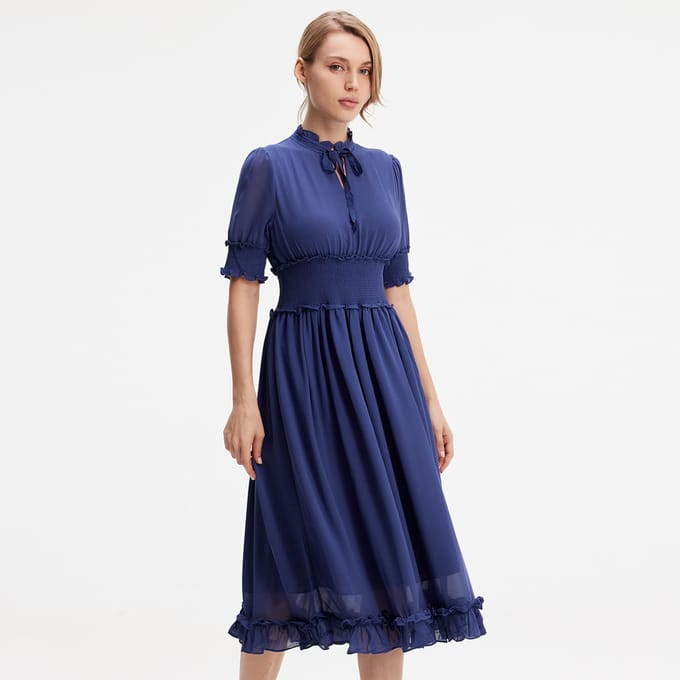 Chiffon -jurk met korrels en kleine ruches