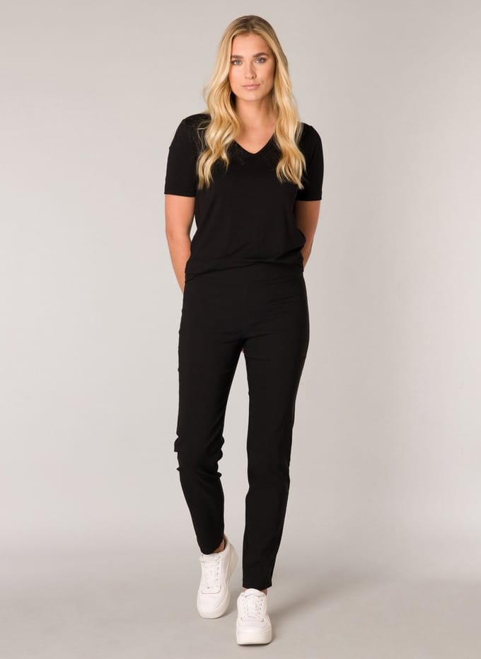 BASE LEVEL Yaltha Tregging - Black - maat 44