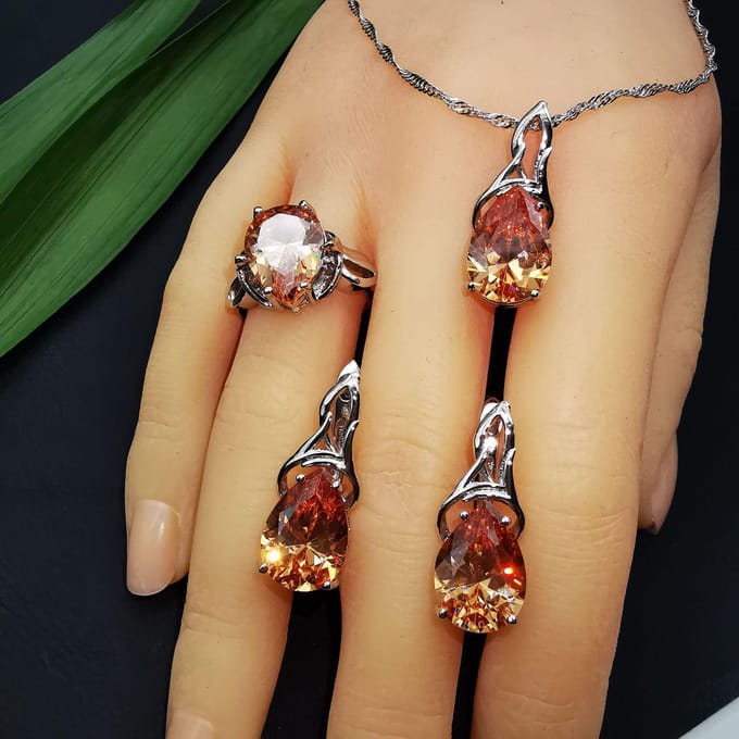 Sieradenset AAA Zirkonia Diamant Ingezette Edelsteen Ketting Oorbellen Ring Size 10 brown