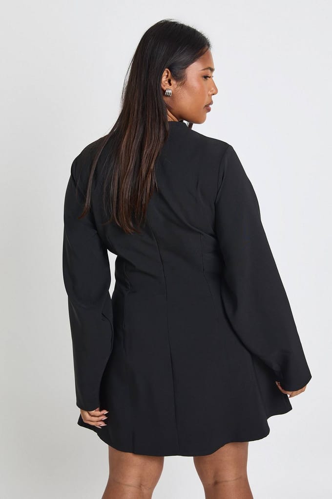 boohoo Dames Plus-size Shift-jurk met getailleerde details en ballonmouwen | Zwart | Maat: 54