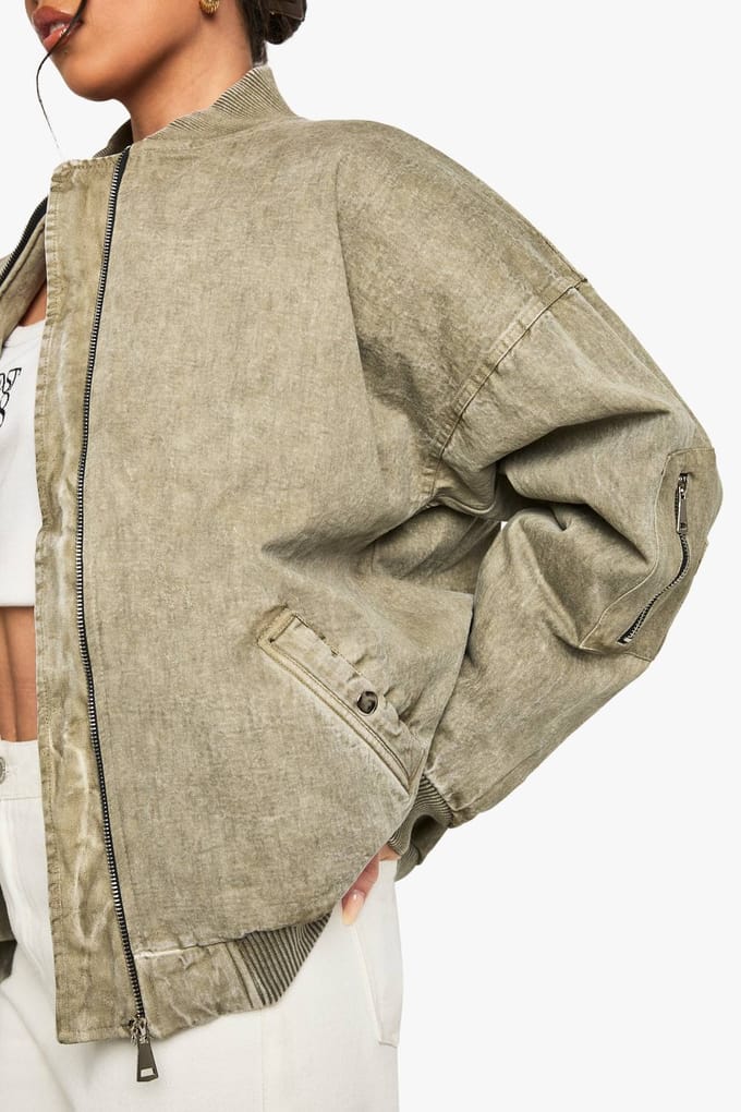 boohoo Dames Oversized bomberjack met washed look | Sage | Maat: 16