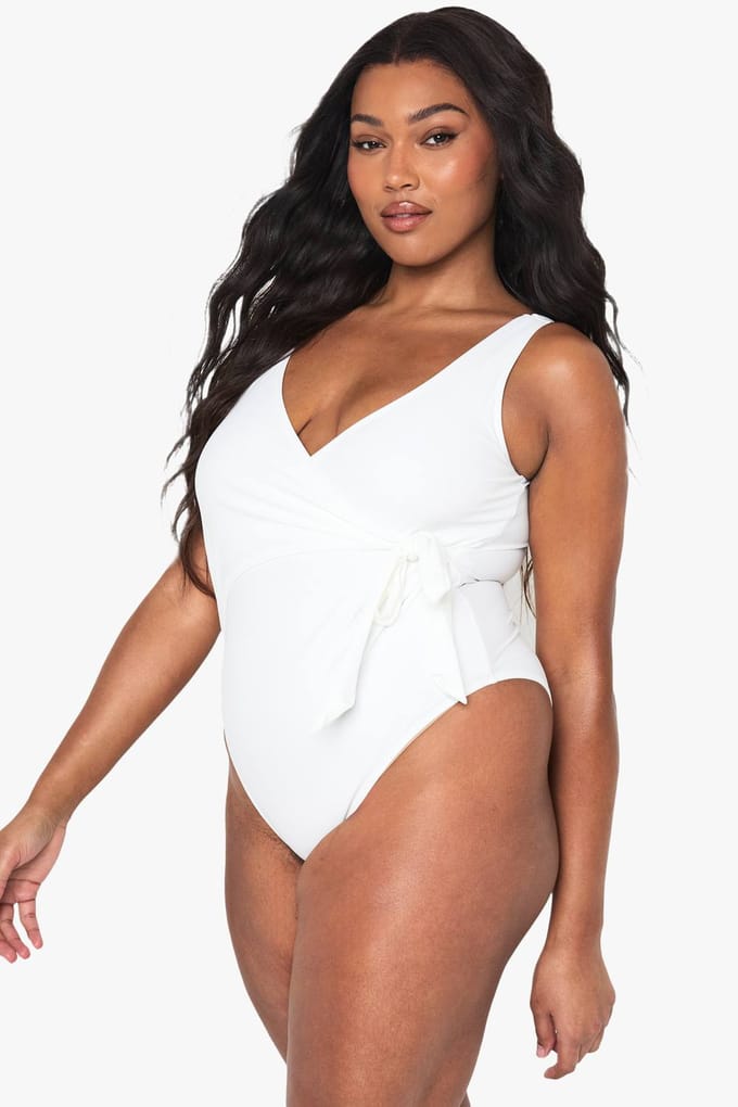boohoo Dames Plus Swimwear Essentials Buikcontrole Wikkelbadpak | Wit | Maat: 48