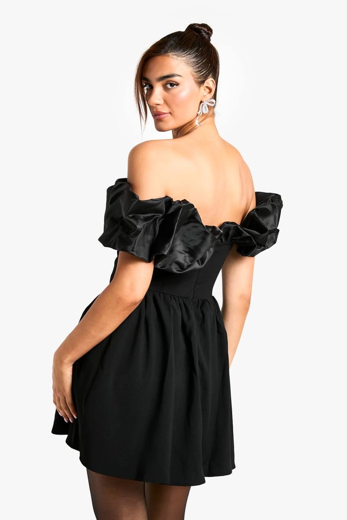 boohoo Dames Extreme Taffeta Ruffle Bardot Gestructureerde Skaterjurk | Black | Maat: 8