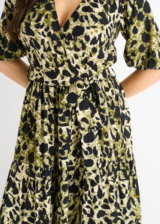 Groene dierenprint wikkel maxi jurk