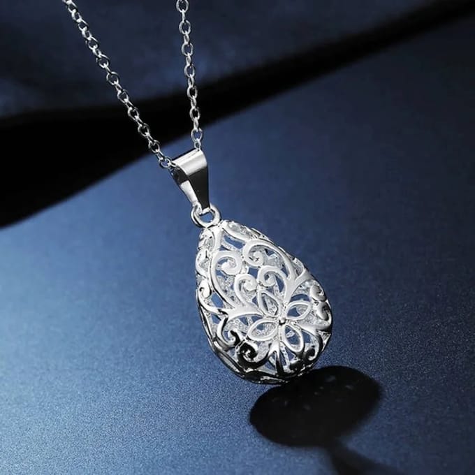 Ketting met 925 zilveren hanger druppel. (LN078)