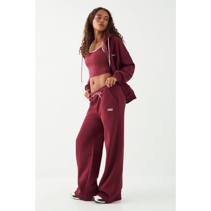Dames DSGN Studio Sport Straight Leg Jogger | Bordeaux Rood | Maat: Medium
