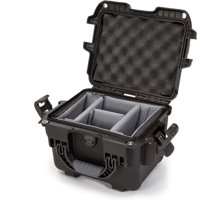 Nanuk 908 Case w/padded divider - Black
