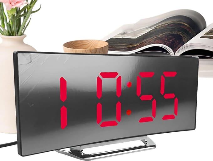 Digitale Wekker - LED Klok - Slaapkamer Gebruik - Gebogen Display - 17 cm Breed - Rood