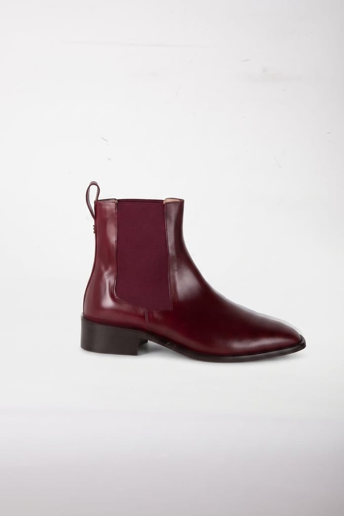 LK Bennett Hattie Chelsea Boot Burgundy Size: 41 | Boots Outlet | Dames | Bordeaux