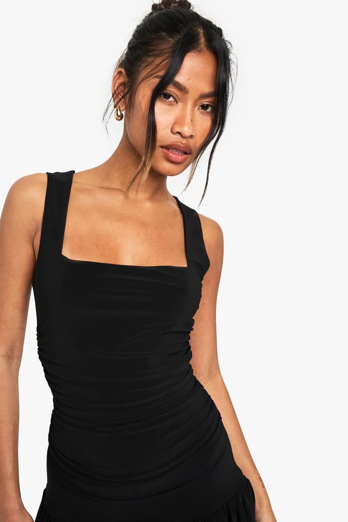 boohoo Dames Slinky square hals geraffeld detail geplooide mini-jurk | Black | Maat: 8