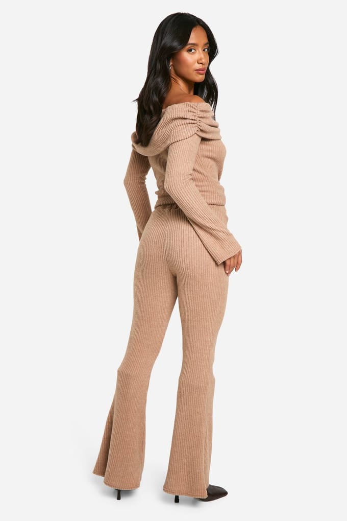boohoo Dames Petite Geborstelde Rib Foldover Flare Broek | Camel | Maat: 42