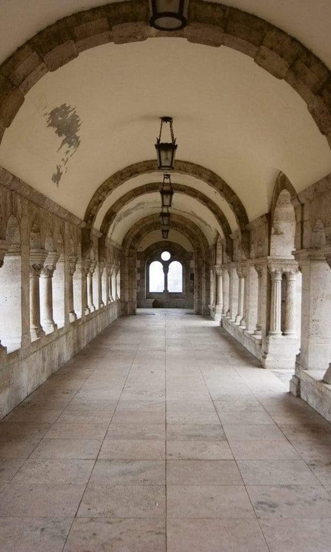 Fotobehang - Ancient Corridor 150x250cm - Vliesbehang