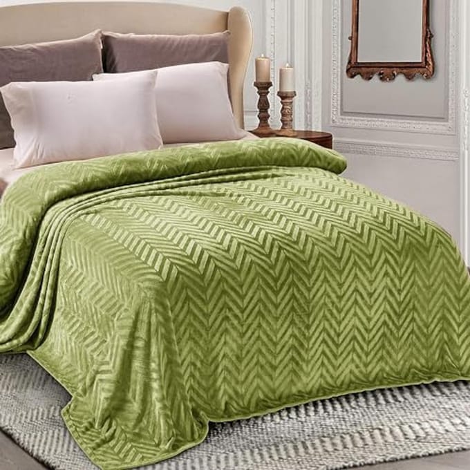 Chevron Patroon Knuffeldeken 220 x 240 cm - Warme Fleecedeken in Olijfgroen