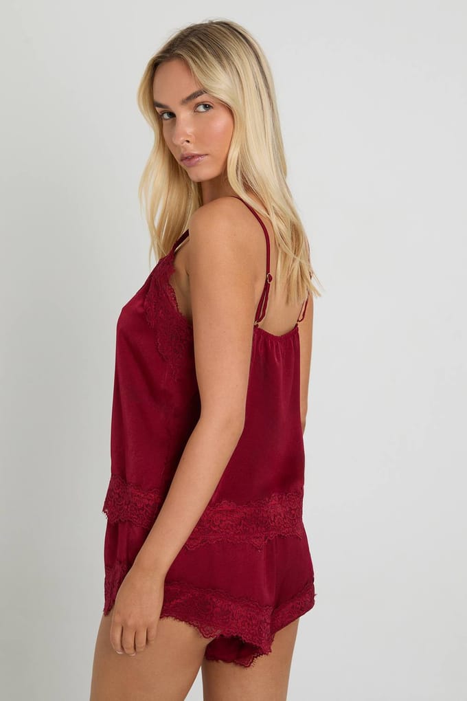 boohoo Dames Cami- en shortpyjamaset met wimperkant | Bordeaux Rood | Maat: 42