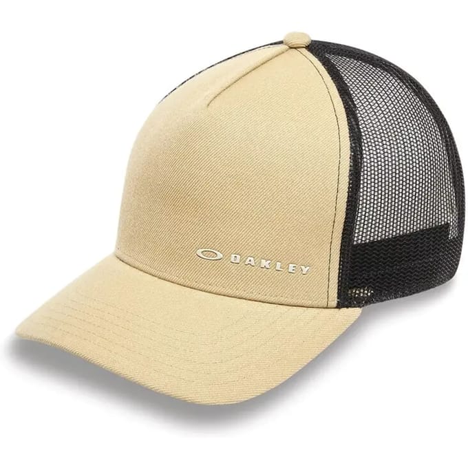 Trucker pet Oakley Chalten