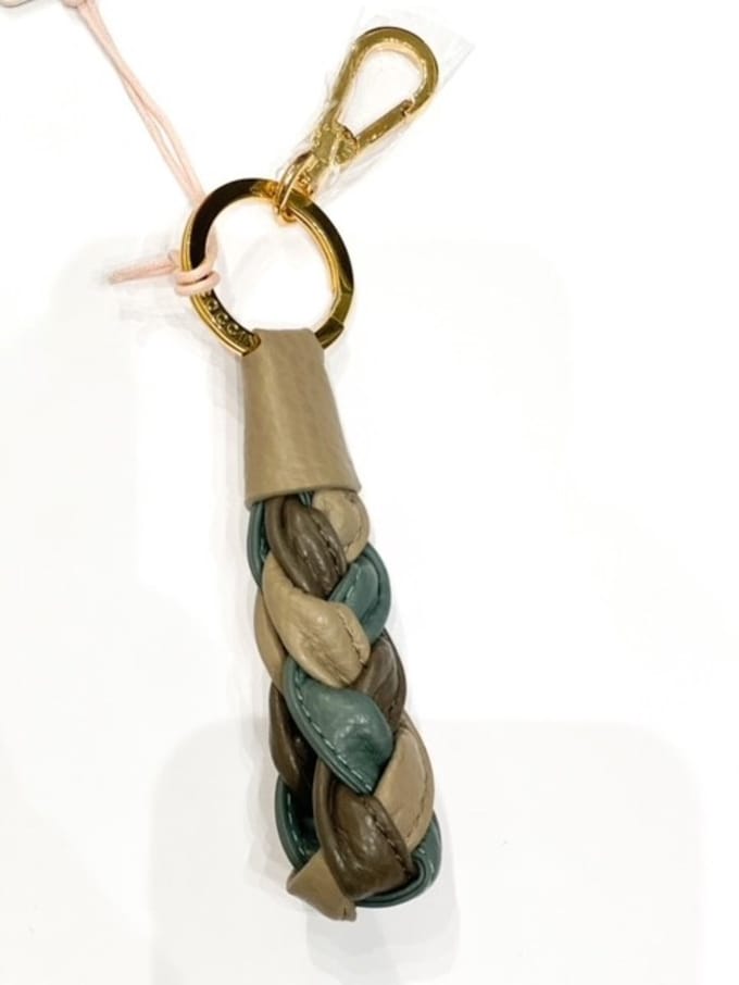 COCCINELLE BOHEME MULTICOLOR CHARM BOHEME MULTI WARM TAUPE LEDER SLEUTELHANGER