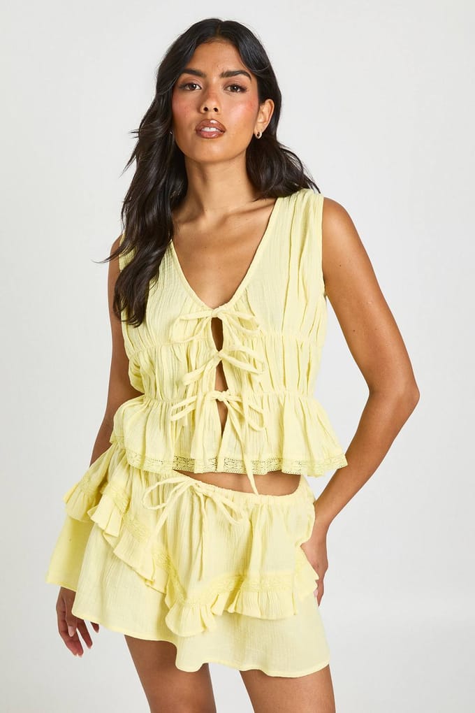 boohoo Dames Kaaslinnen Mini Rok Met Kanten Rand En Ruches | Citroen | Maat: 36