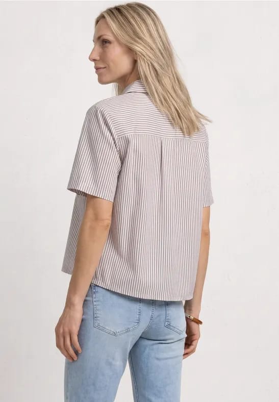 Overhemdblouse met korte mouwen en leodetails