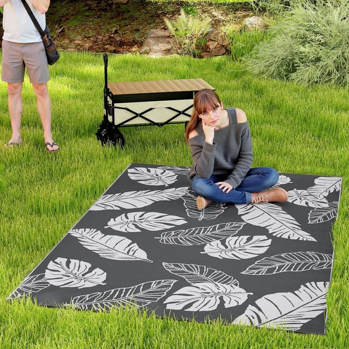 Outsunny Outdoor-Teppich Kunststoff Grau+Weiß