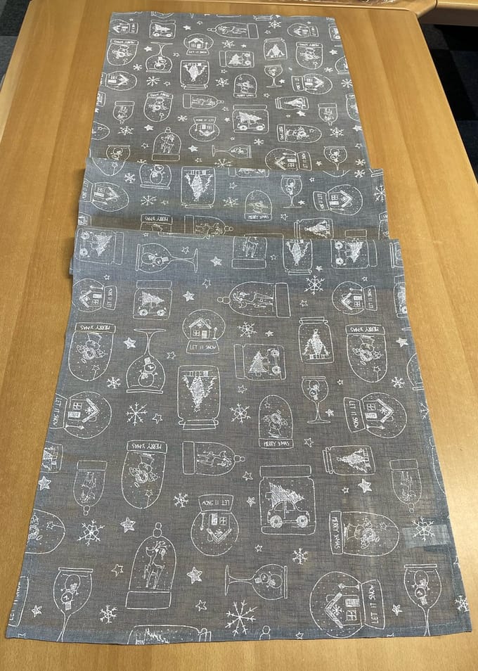 Unique Living - Tafelloper - Let it Snow - Grijs - Kerst - Loper 150 cm