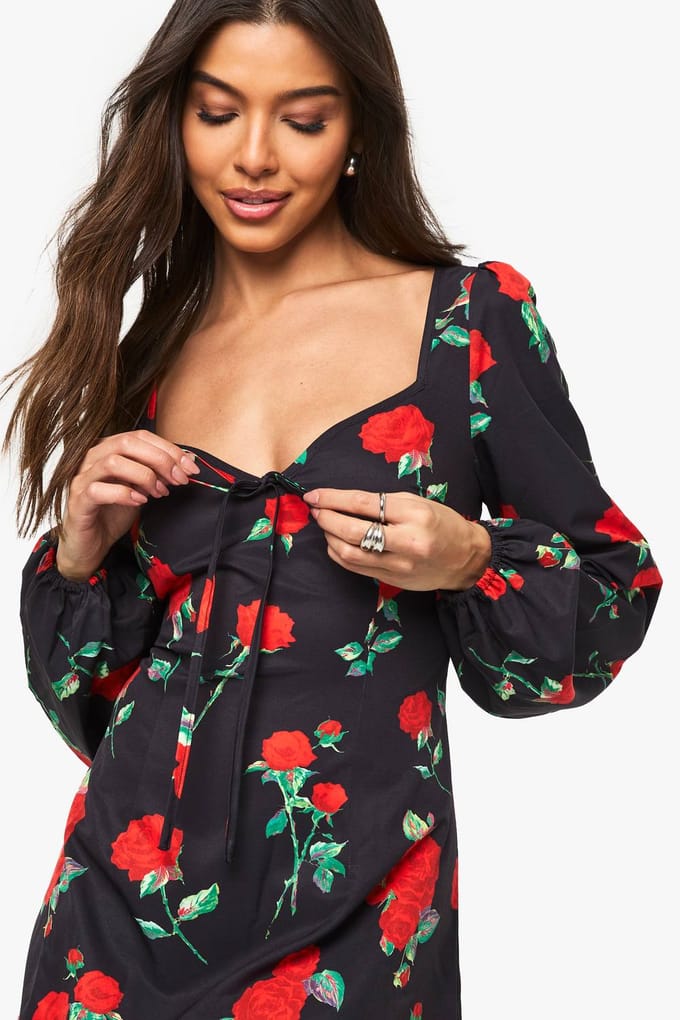 boohoo Dames Bloemige Milkmaid Mini-jurk | Black | Maat: 8