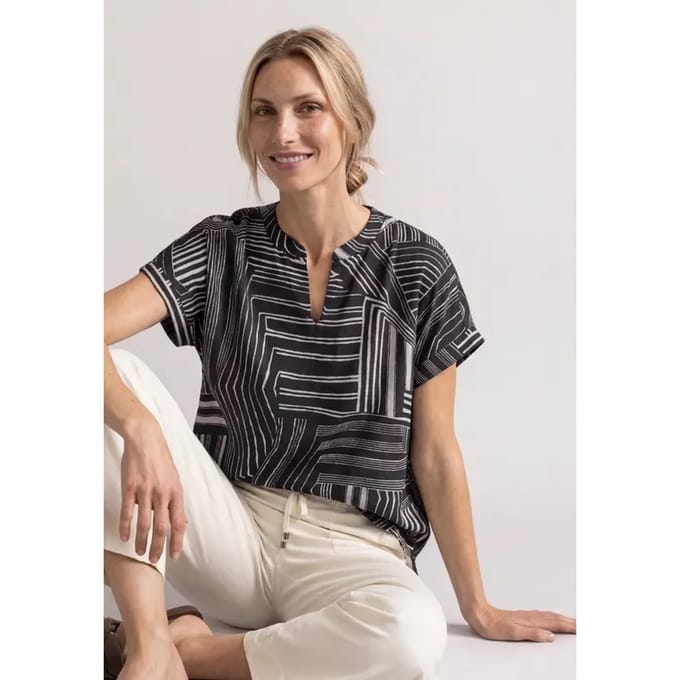 Shirt met afhangende schouders en split in de hals