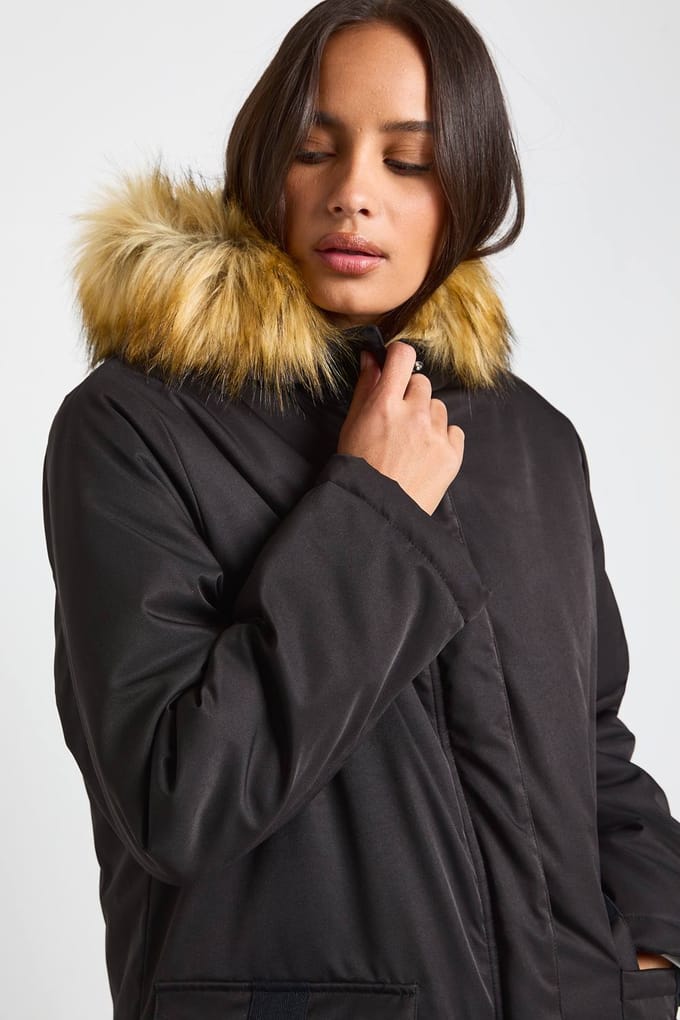 boohoo Dames Vachtgevoerde parkajack met capuchon | Black | Maat: 8