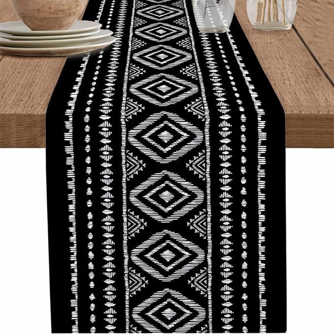 Noir Blanc Boho Géométrique Rayé Chemin de Table Commode Écharpes Décor Réutilisable Cuisine Table à Manger Chemin de Table Décor de Fête 150x33cm brown