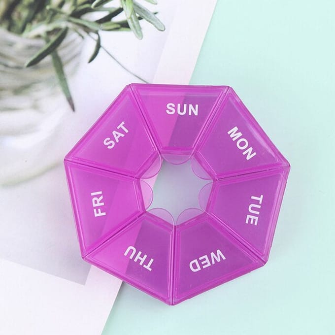 Gadgetpoint - Pillendoosje - Pillenbox - Opbergbakje - Ma-Zo - 7 dagen - Paars