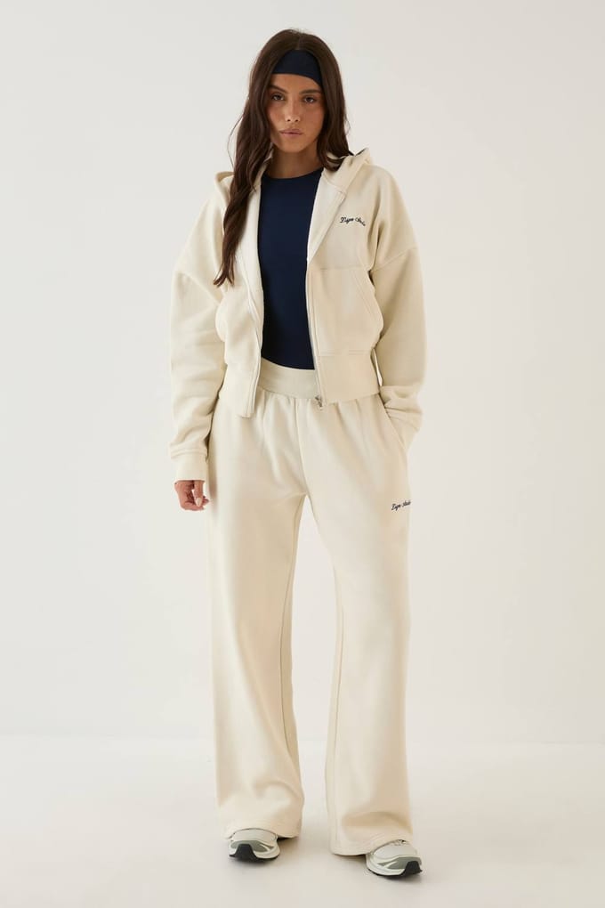 Dames Dsgn Studio Diep Gezoomed Boxy Crop Ritssluiting Capuchon Trainingspak | Creme | Maat: Medium