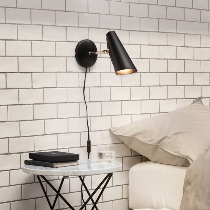 Northern - Birdy wandlamp - zwart/messing - Korte mouw
