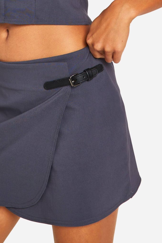 boohoo Dames Petite Ceintuur Minirok | Charcoal | Maat: 8